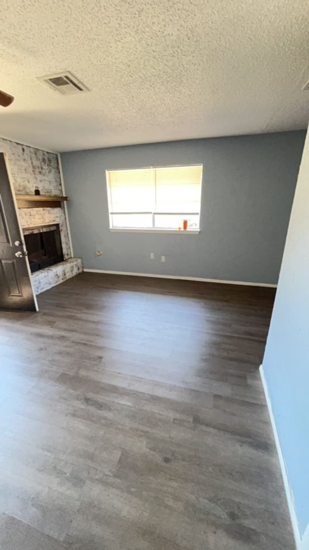 Building Photo - 6619 NW Denver Ave