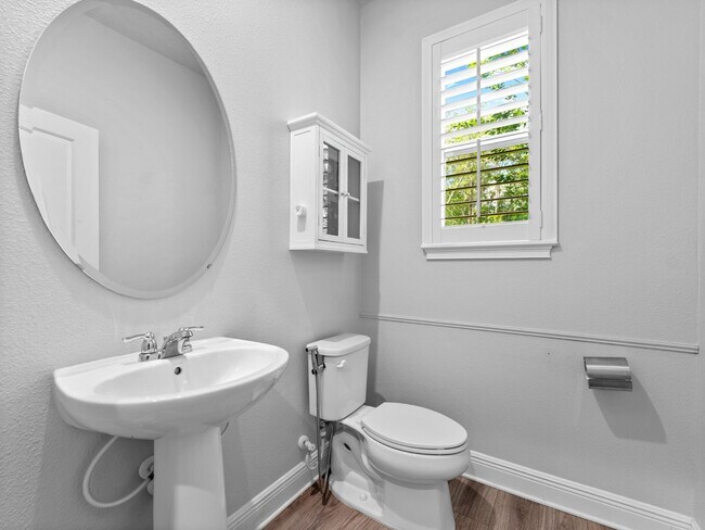 Building Photo - Stunning, 3-bedroom, 2.5-bath, townhome located in the highly desirable GATED resort community of...