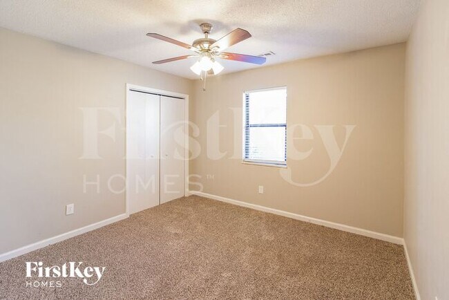 Building Photo - 111 Boone Dr