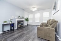 Building Photo - 483 Fort Hill Cir