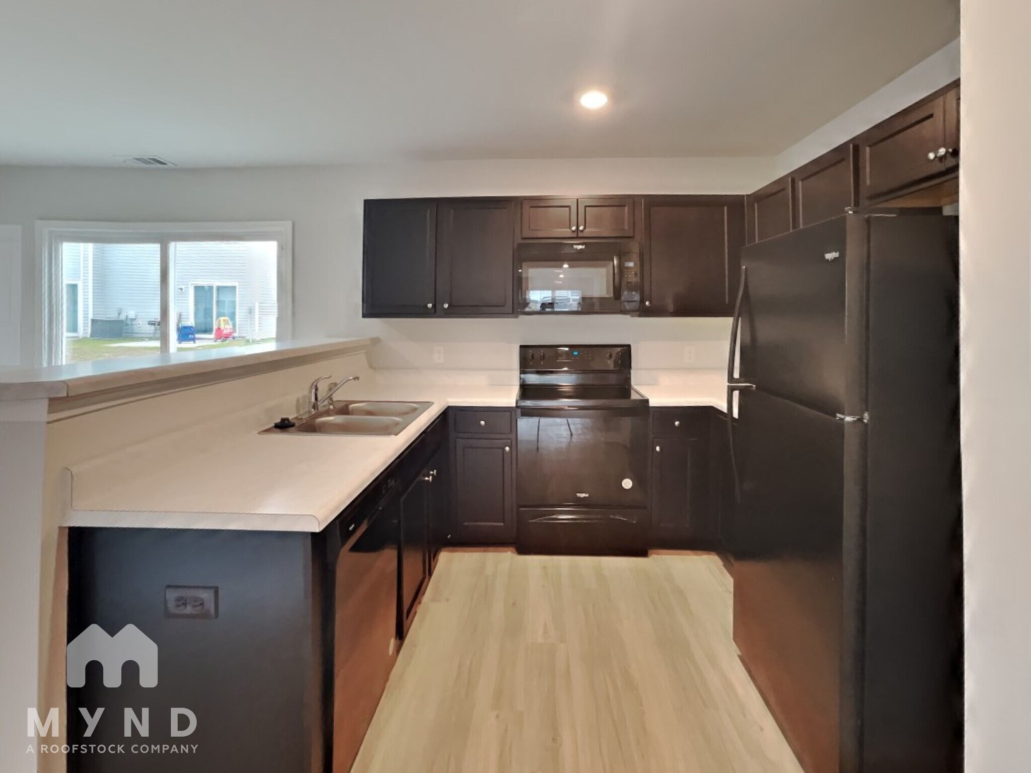 Building Photo - 9 Cardinal Ct