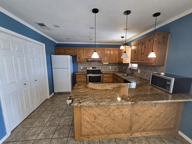 Building Photo - 1548 Bosc Ct