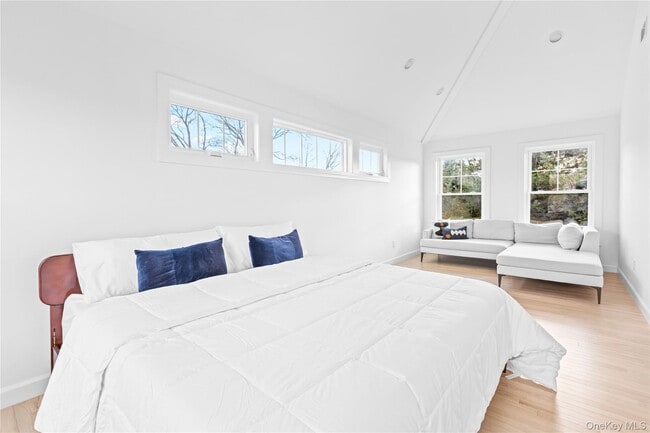 Building Photo - 21 N Howells Point Rd