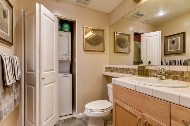 Building Photo - Gorgeous Condo Located on Cortez Hill in Downtown!