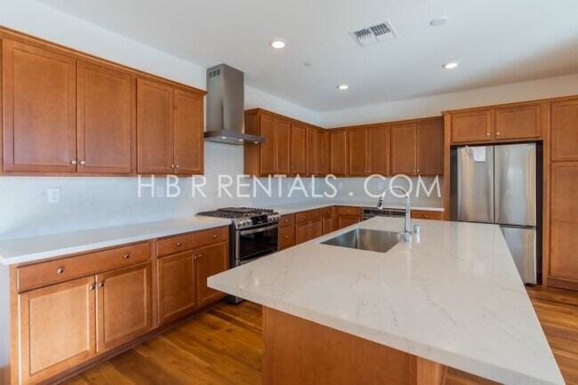 Building Photo - Spacious 4-Bedroom Haven with 4 Full Baths in Lathrop – 3,200 Sq. Ft. of Comfort and Style!