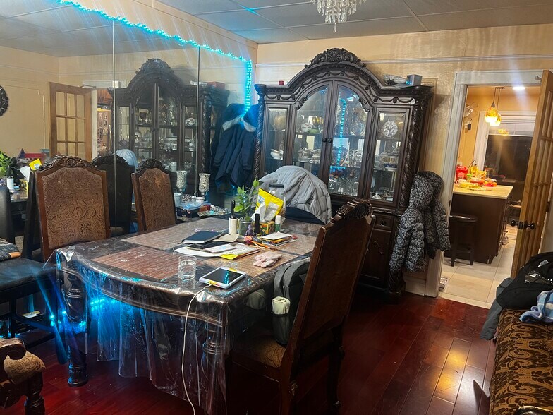 Building Photo - 16134 84th Ave