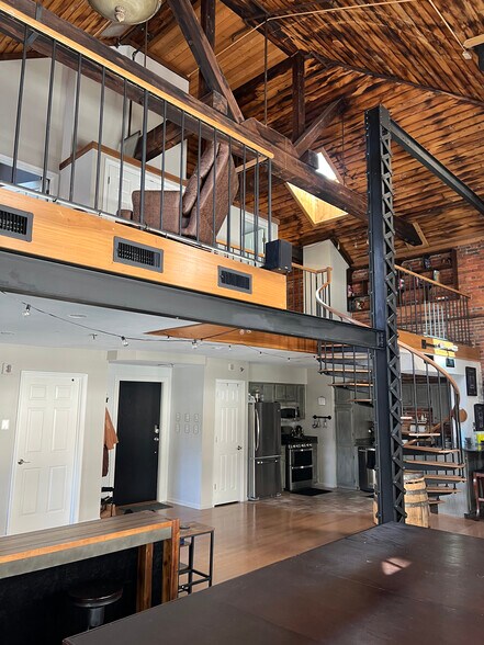 Building Photo - 51 W Blenkner St