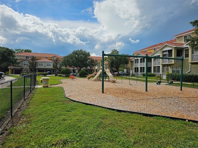 Building Photo - 5692 Bentgrass Dr