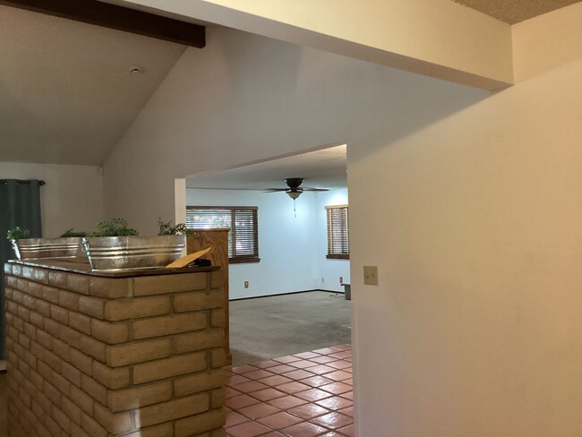 Building Photo - 1333 Pierce Dr