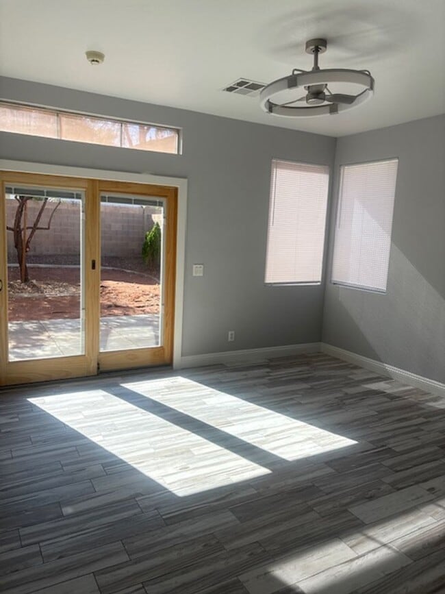 Building Photo - one story house with 3 bedrooms