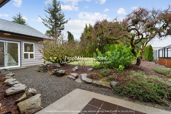 Building Photo - Stunning 3-Bedroom Mid-Century Modern Home...