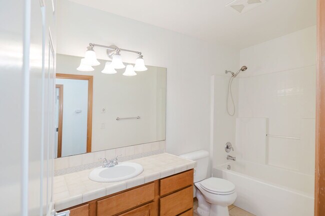Building Photo - 6492 Wexford Ave SW
