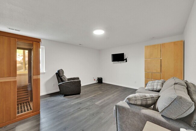 Building Photo - 5108 E Wolf Rdg Cir