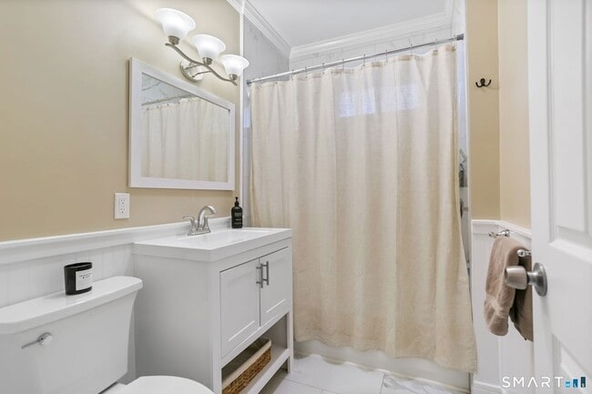 Building Photo - 62 Glenwood Ave