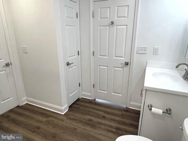 Building Photo - 26 S State St