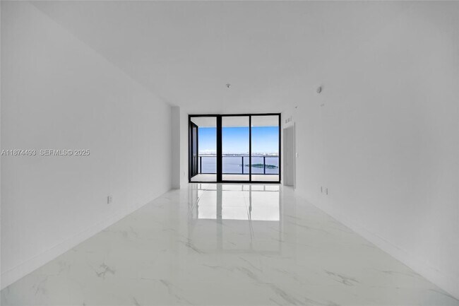 Building Photo - 700 NE 24th St