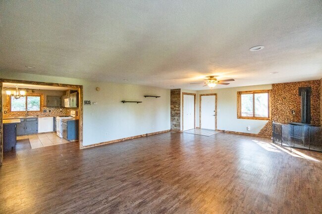 Building Photo - Single Family Home in Mead School District!