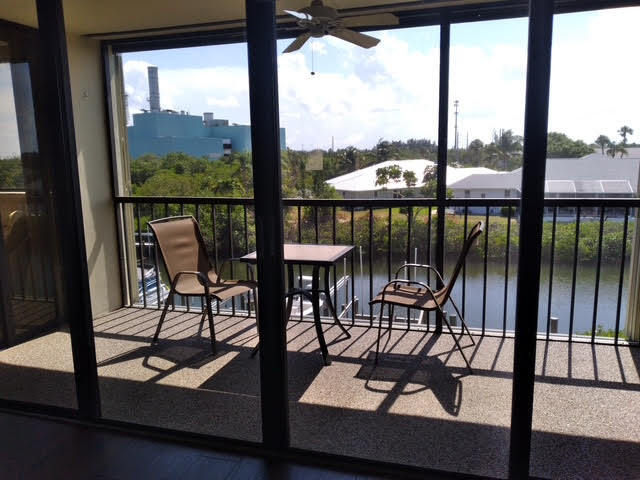 Building Photo - 1825 Tarpon Ln