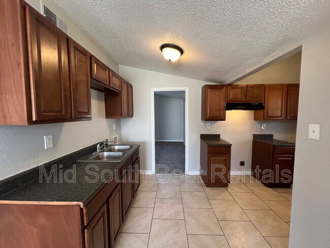 Building Photo - 481 Tuton Cove