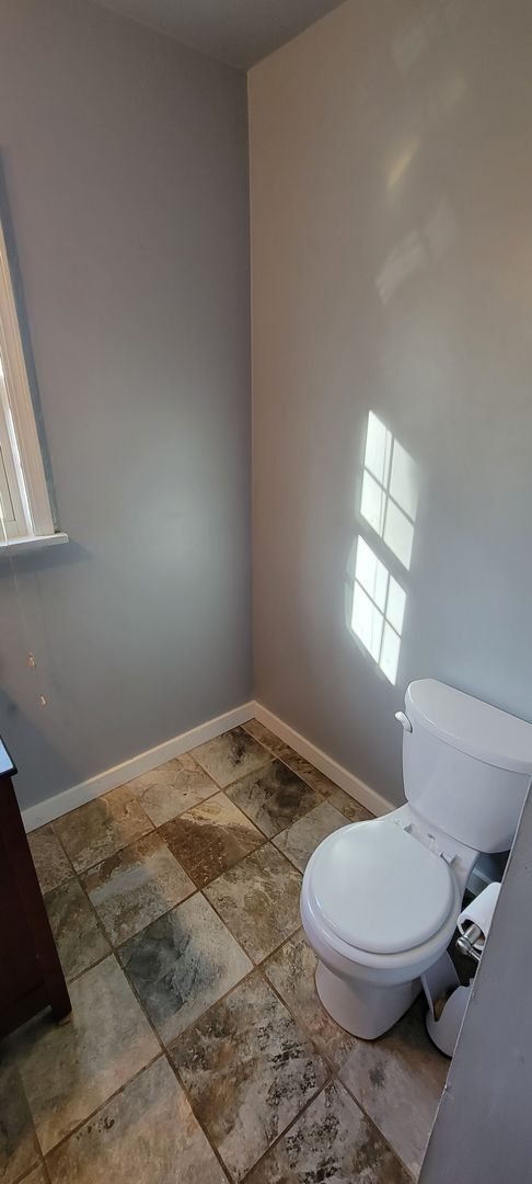 Building Photo - Available August 1st - 3 Bed Home in Cloqu...