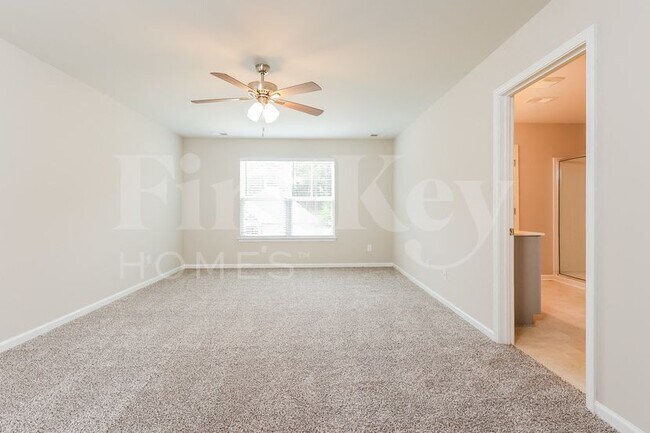 Building Photo - 817 Neosho Ct