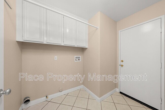 Building Photo - 6223 Avenida De Las Vistas