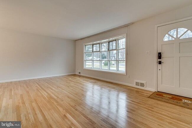 Building Photo - 4223 San Juan Dr