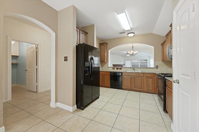 Building Photo - 300 Bluefinch Dr