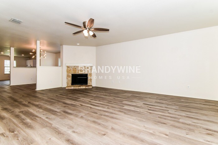 Building Photo - 523 Indian Paintbrush Dr