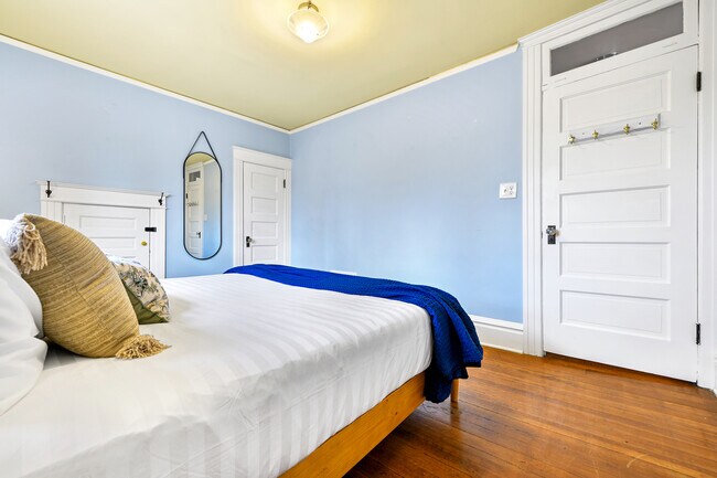 Building Photo - 835 E Boulder St