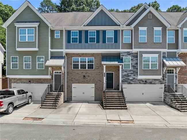 Building Photo - 4202 Chatham Ridge Dr