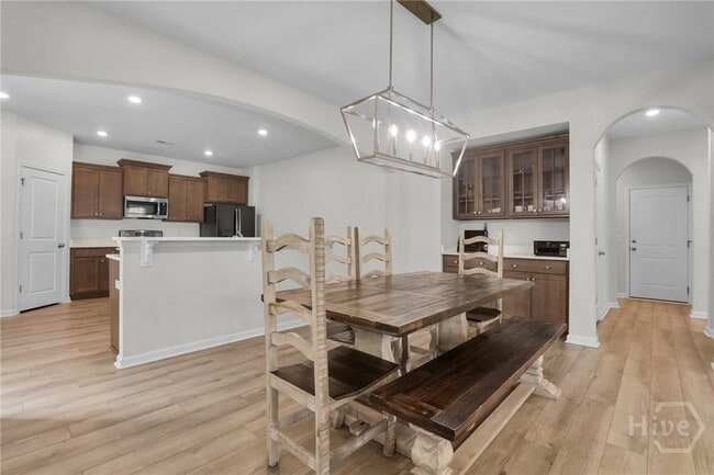 Building Photo - 2980 Kingswood Dr