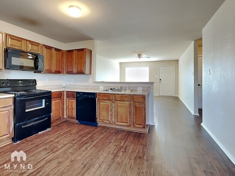 Building Photo - 938 Pinehurst Loop