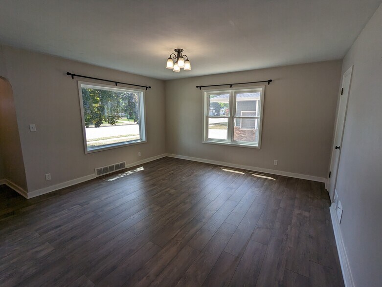 Living Room - 1231 Chestnut St