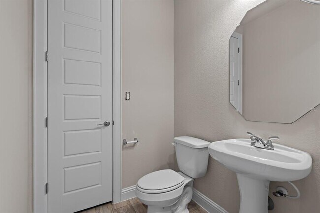 Building Photo - 124 Oakstone Dr