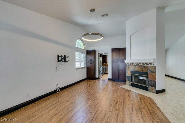Building Photo - 240 Honeywood St