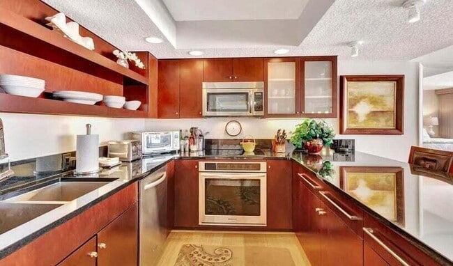 Building Photo - 4200 N Ocean Dr