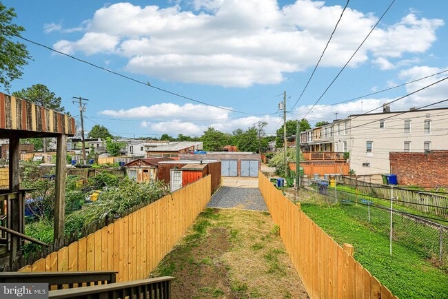 Building Photo - 3348 Chestnut Ave