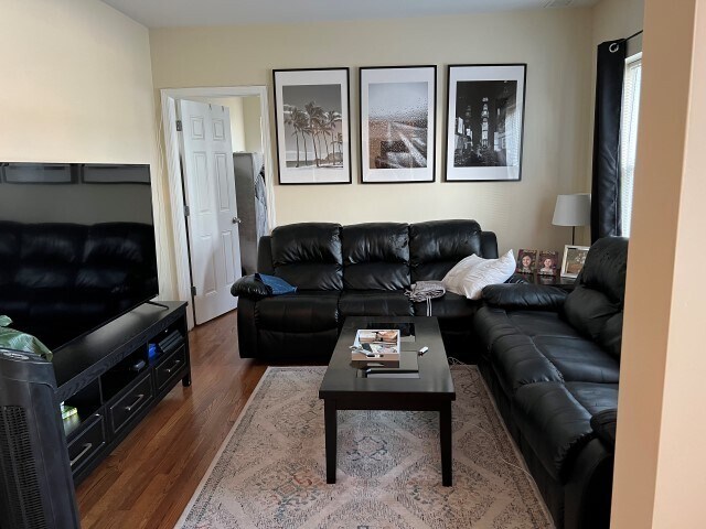 Building Photo - 3422 W Leland Ave