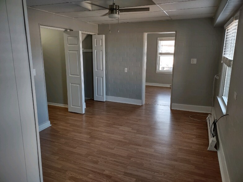 Building Photo - 5319 S Dixie Hwy