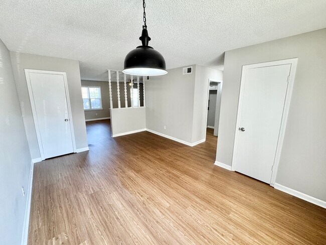 Building Photo - 5426 Gatehoyse Drive