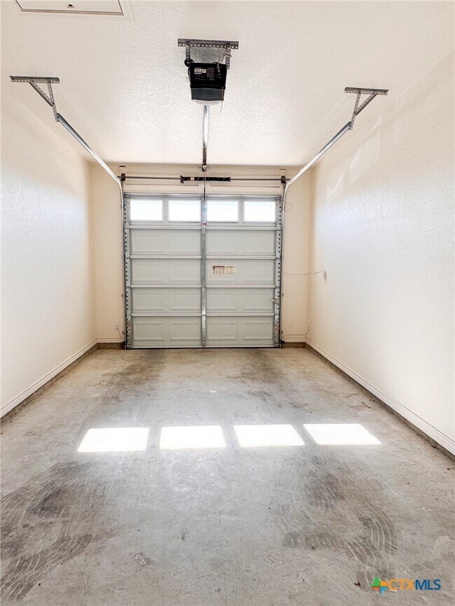 Building Photo - 4913 Rose Gdn Lp