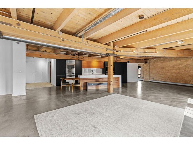 Building Photo - 404 N Washington Ave