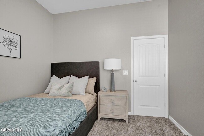 Building Photo - 15340 Resolve Dr