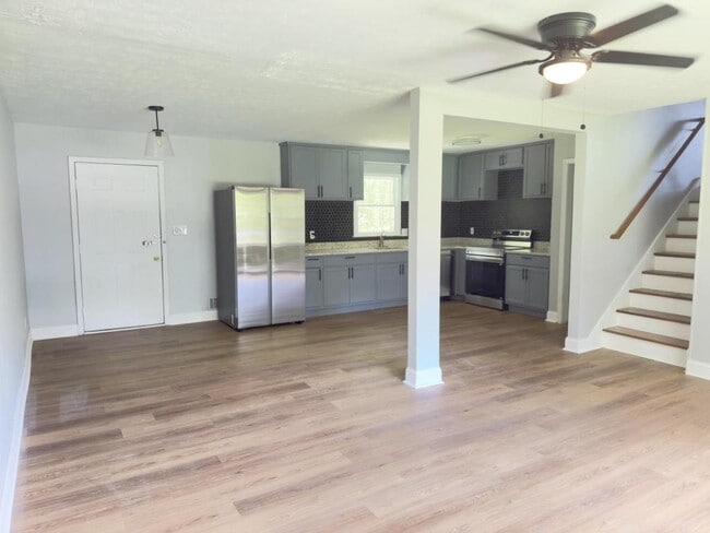 Building Photo - 4307 Parkview Dr