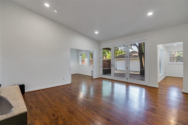 Building Photo - 6815 Ravendale Ln