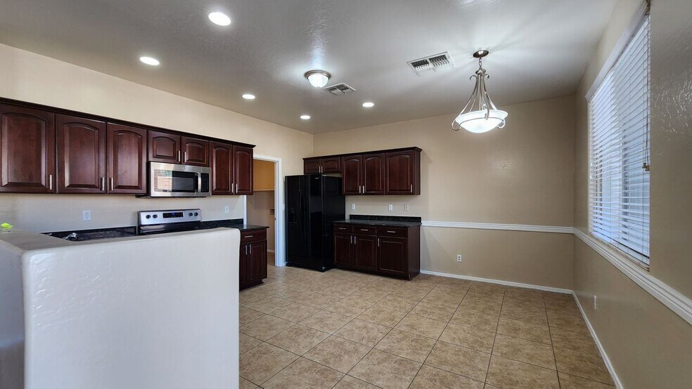 Building Photo - 42564 W Palmyra Ct