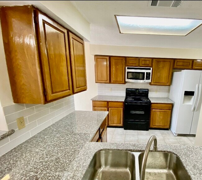 Building Photo - 8323 Wednesbury Ln
