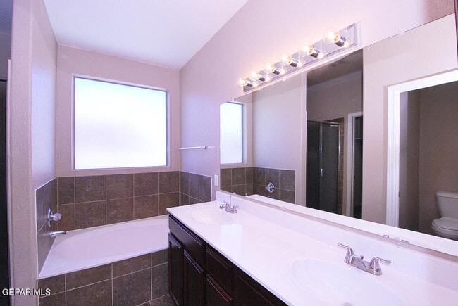 Building Photo - 5033 Lone Cactus Ct