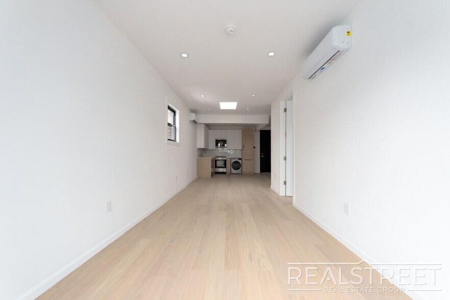 Building Photo - Spacious 2-Bedroom, 2-Bath Apartment in Bed-Stuy with Modern Amenities